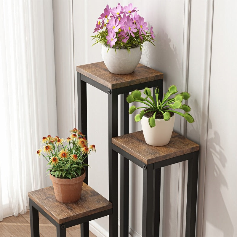 Raft flori 3 etaje – suport plante metalic, design rustic